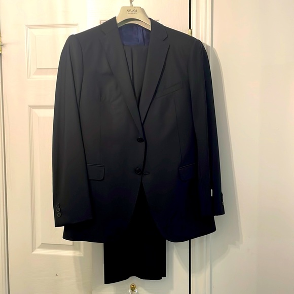 Brand new never worn Armani collezioni Suit. Super dark grey almost black. - Picture 1 of 12
